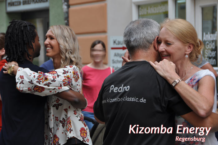 kizomba-classic.de
Kizomba Regensburg
powered by Kizomba Energy kizomba-classic.de
Kizomba Regensburg
powered by Kizomba Energy