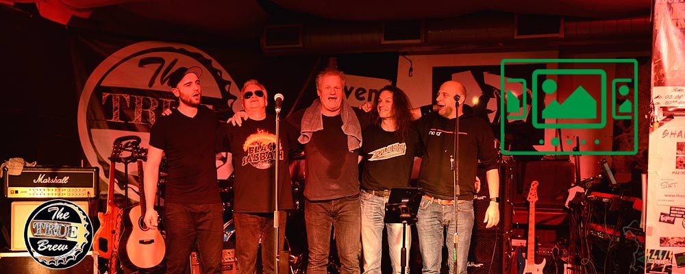 das slideshow-Fenster für 'thetruebrew.de' anzeigen ...

Impressionen von 2019 :: THE TRUE BREW in Straubing’s Kult-UR-Kneipe THE RAVEN